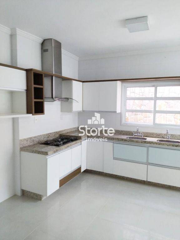 Casa à venda com 3 quartos, 173m² - Foto 4