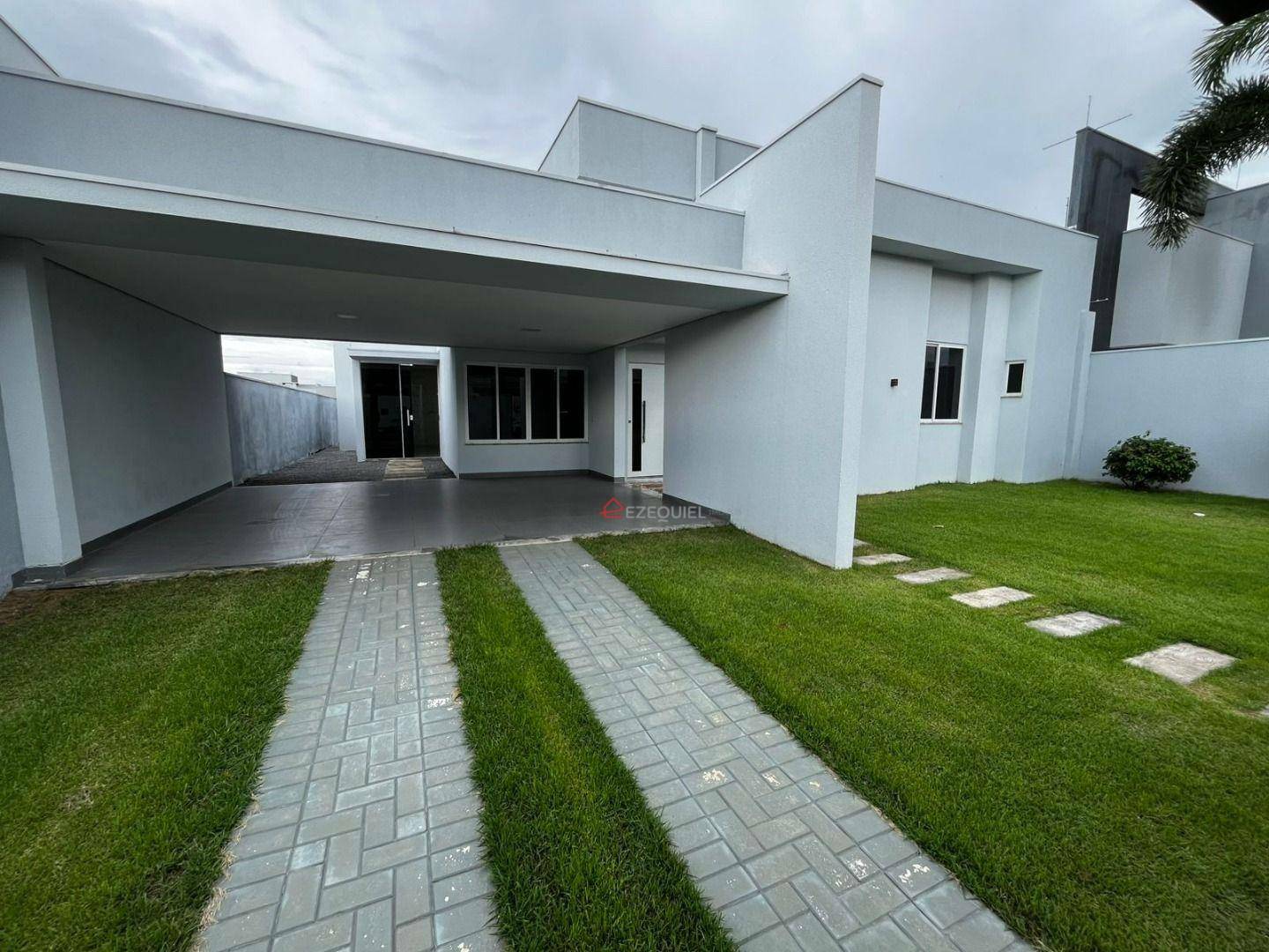 Casa à venda com 3 quartos, 165m² - Foto 1