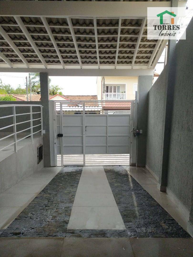 Casa à venda com 3 quartos, 140m² - Foto 3