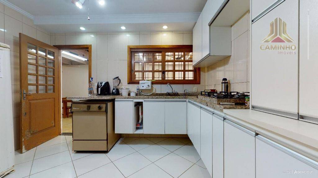 Casa à venda com 4 quartos, 164m² - Foto 25