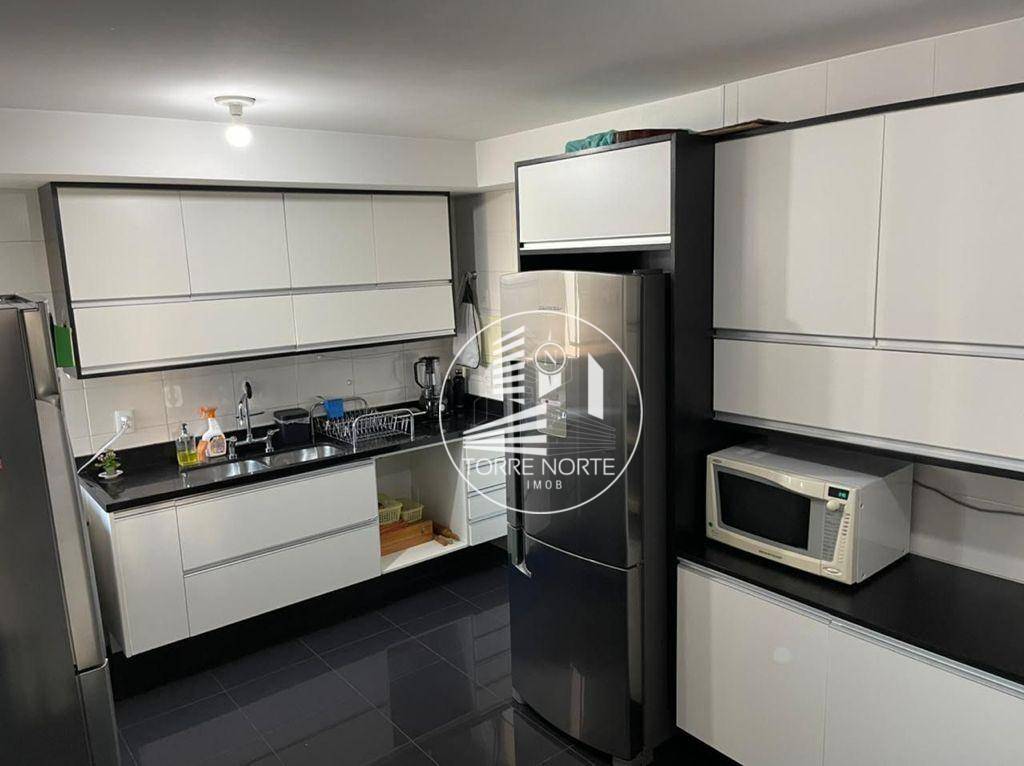 Apartamento à venda com 3 quartos, 176m² - Foto 31