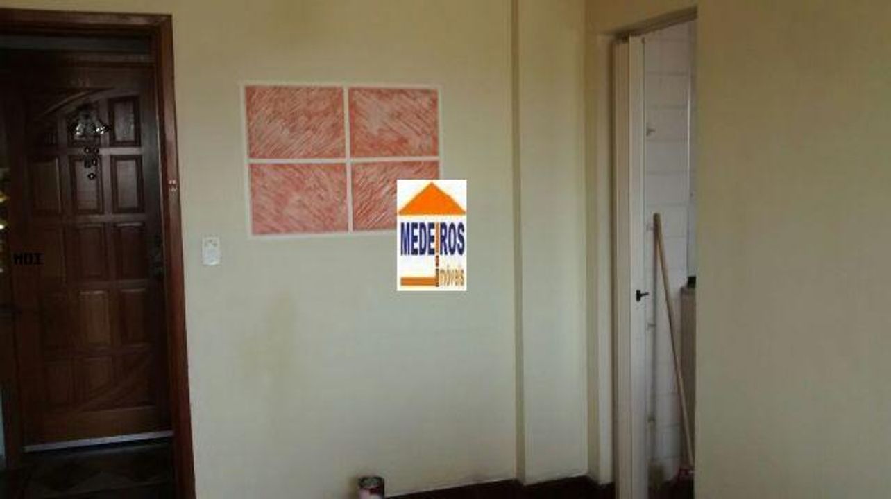 Apartamento à venda com 2 quartos, 70m² - Foto 2