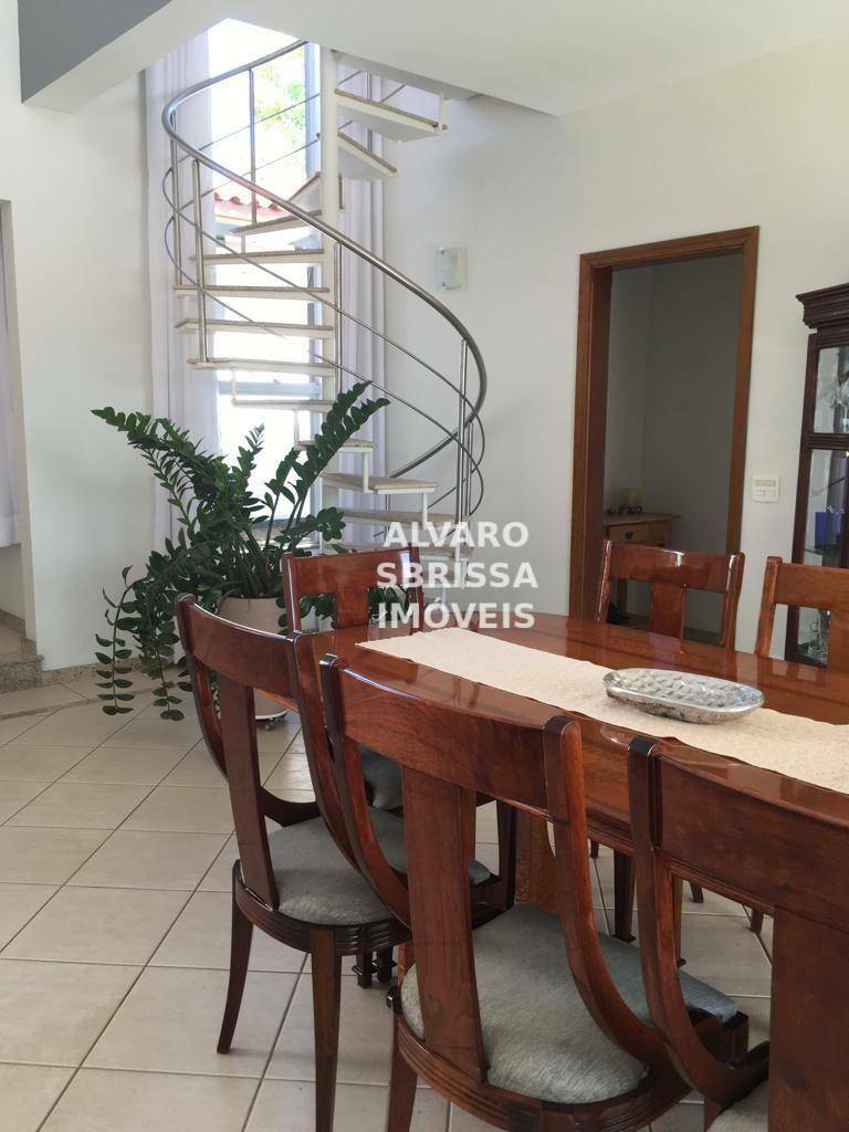 Casa de Condomínio à venda com 4 quartos, 450m² - Foto 9