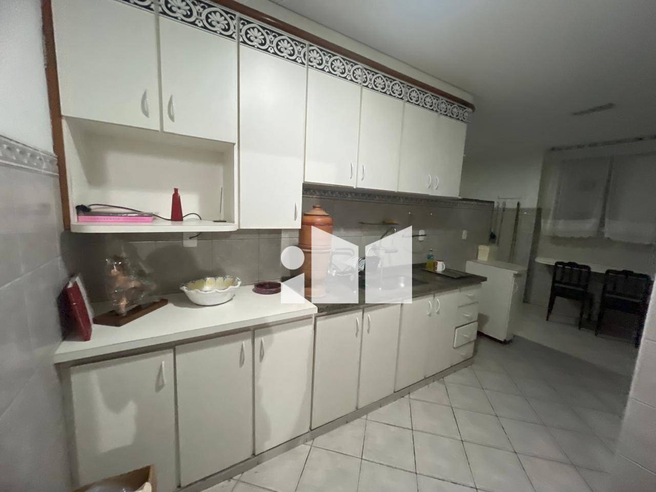 Apartamento à venda com 3 quartos, 104m² - Foto 2