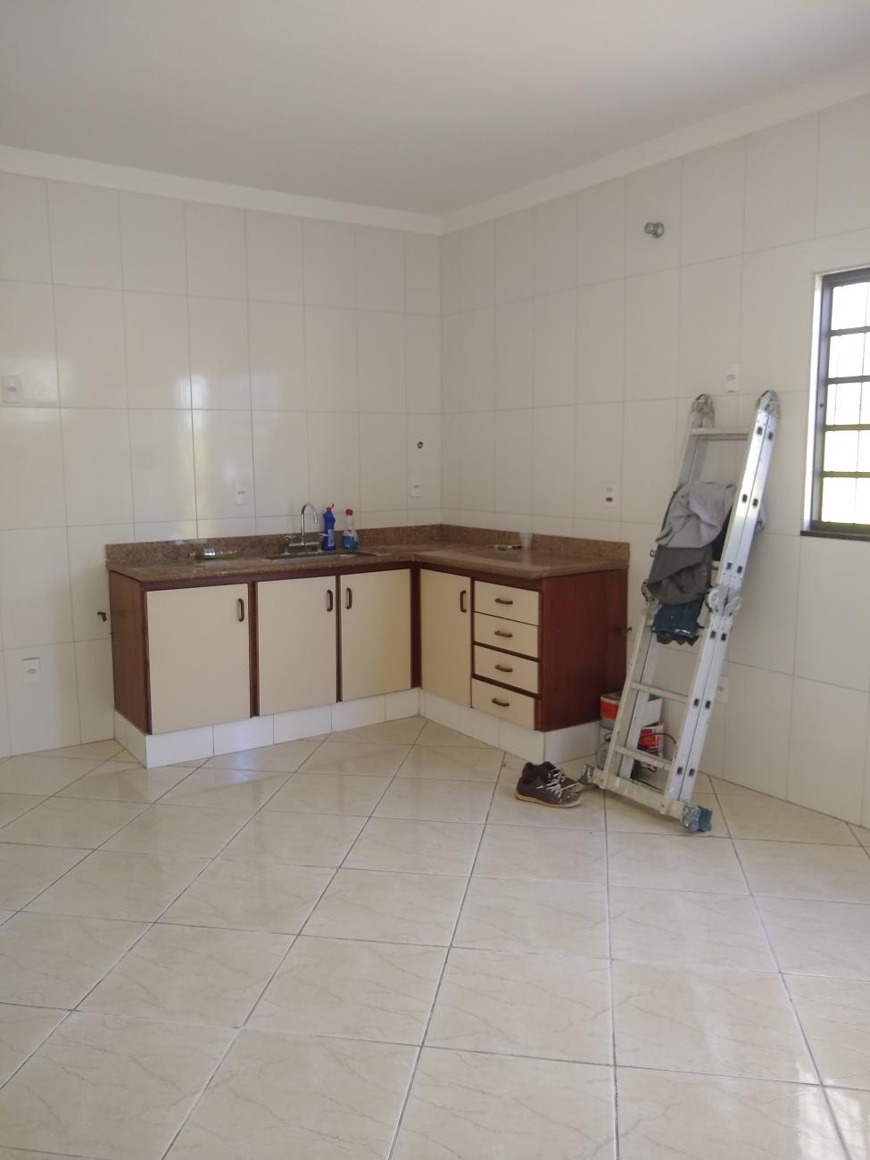 Casa para alugar com 3 quartos, 150m² - Foto 2