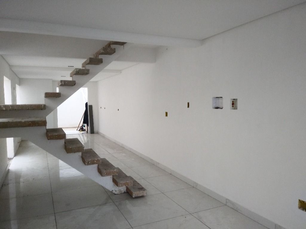 Sobrado à venda com 3 quartos, 156m² - Foto 1