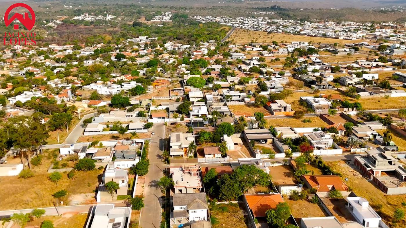 Casa à venda com 3 quartos, 215m² - Foto 2