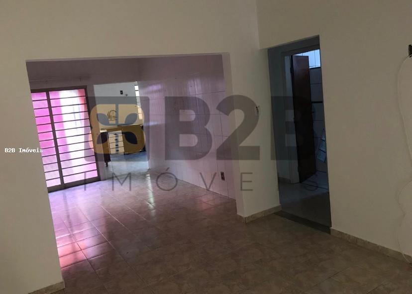 Casa à venda com 4 quartos, 280m² - Foto 9