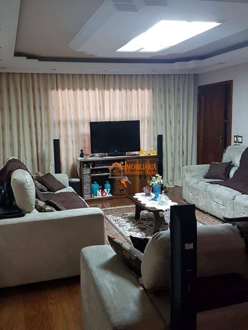 Sobrado à venda com 4 quartos, 275m² - Foto 1