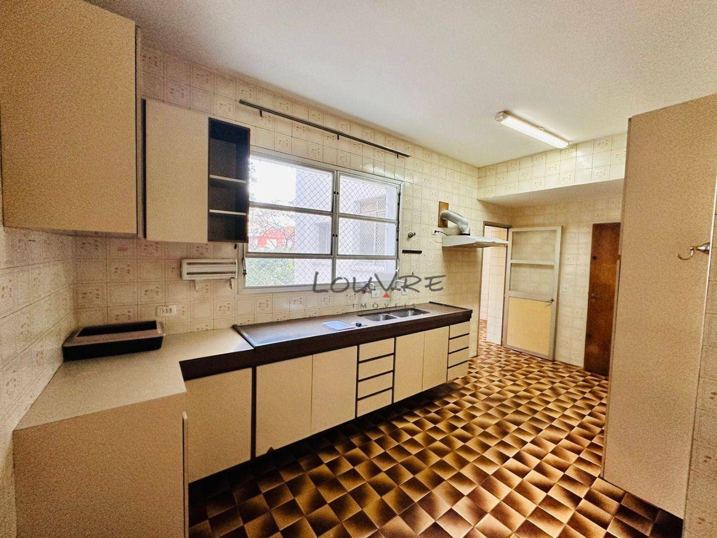 Apartamento para alugar com 3 quartos, 120m² - Foto 14