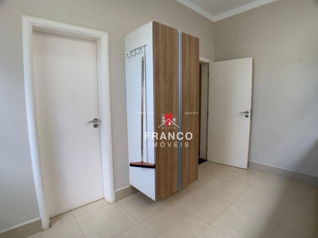 Casa de Condomínio para alugar com 4 quartos, 550m² - Foto 44