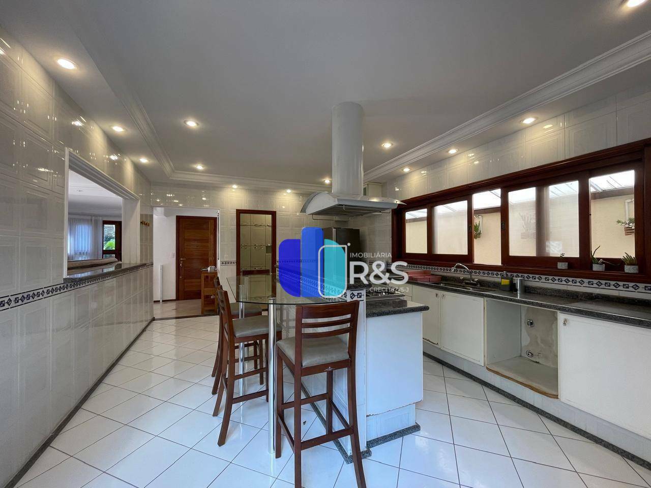 Casa de Condomínio para alugar com 4 quartos, 393m² - Foto 56