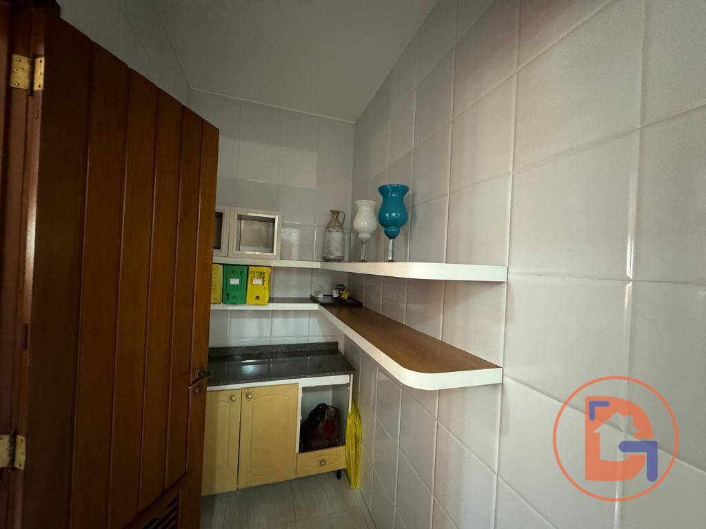 Casa à venda com 6 quartos, 294m² - Foto 13