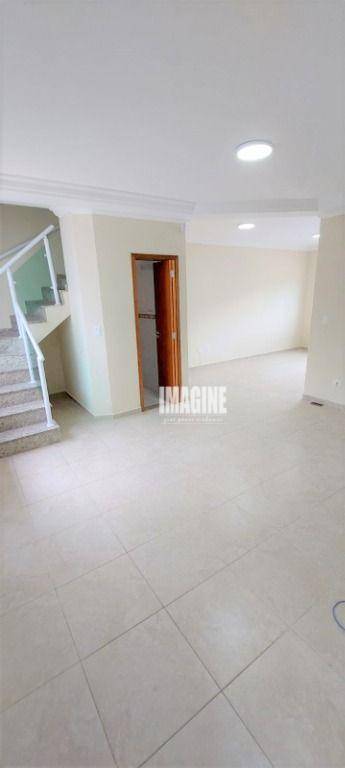 Sobrado à venda com 3 quartos, 190m² - Foto 1