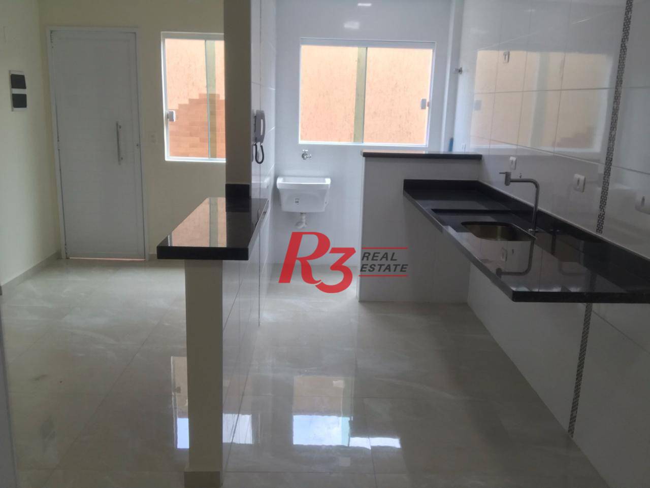 Sobrado à venda com 2 quartos, 49m² - Foto 1