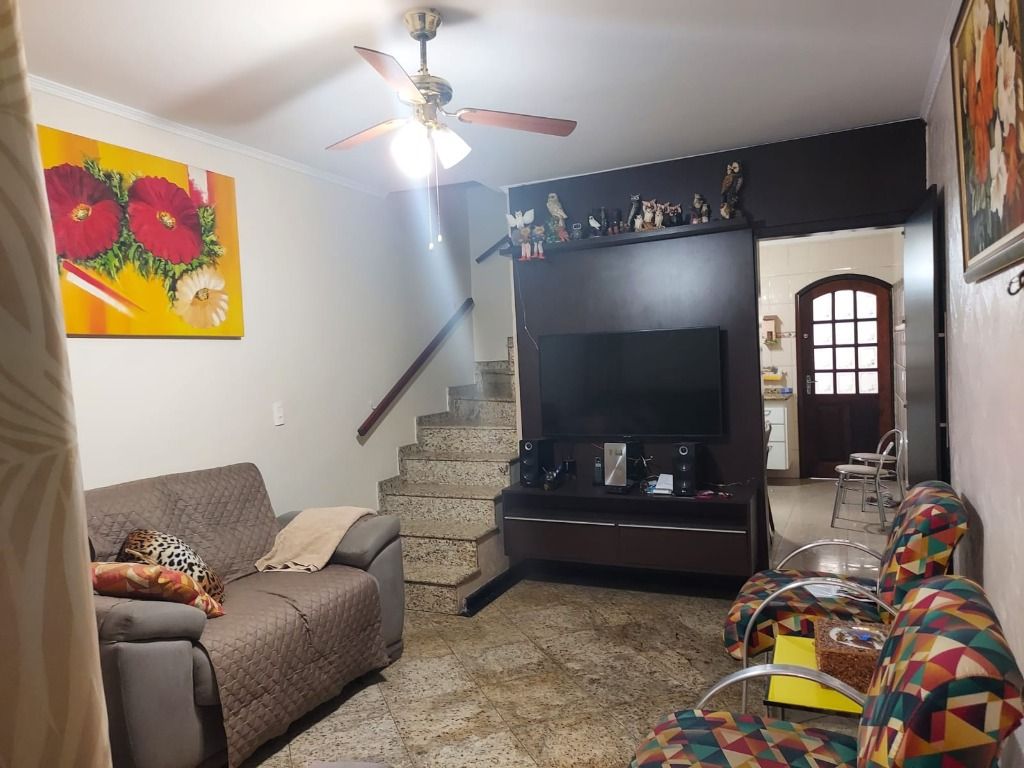 Sobrado à venda com 2 quartos, 70m² - Foto 1