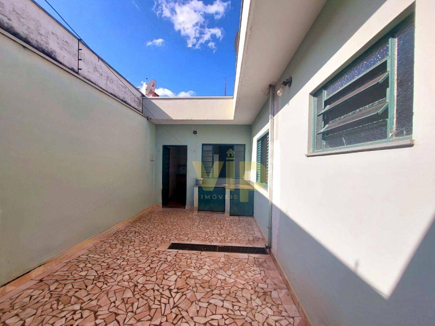 Casa à venda com 3 quartos, 120m² - Foto 2