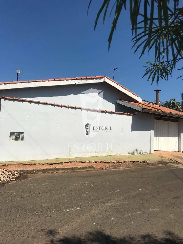 Casa à venda com 4 quartos, 190m² - Foto 1