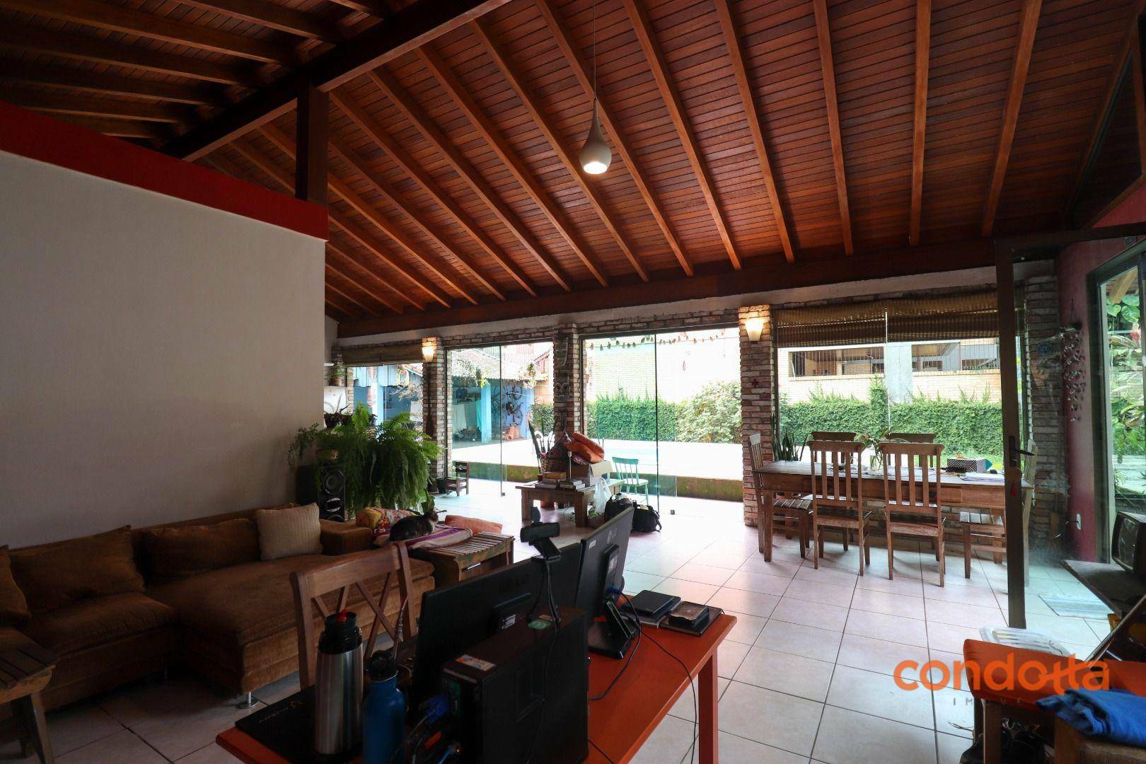 Casa para alugar com 4 quartos, 292m² - Foto 28