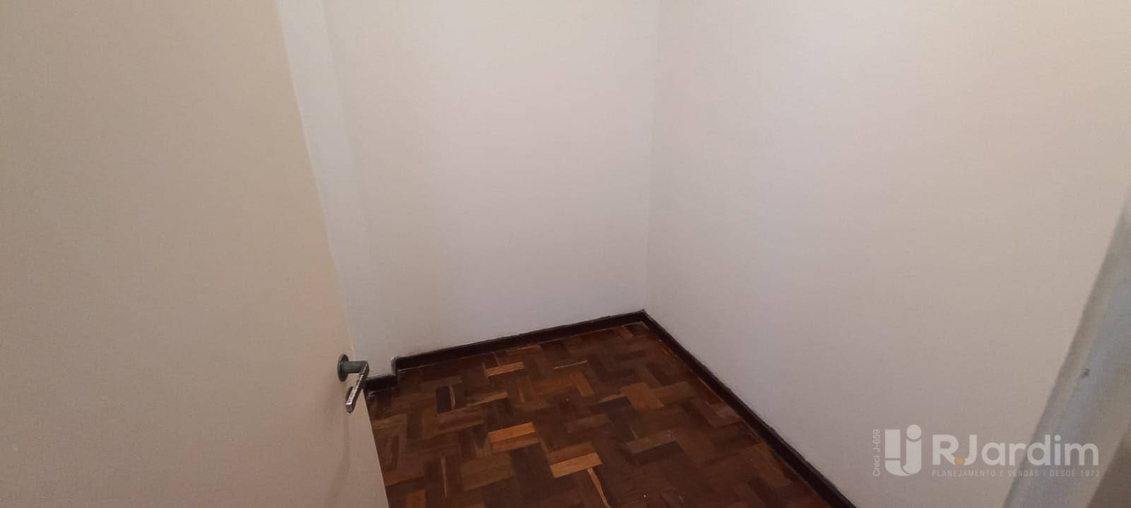 Cobertura para alugar com 3 quartos, 300m² - Foto 13