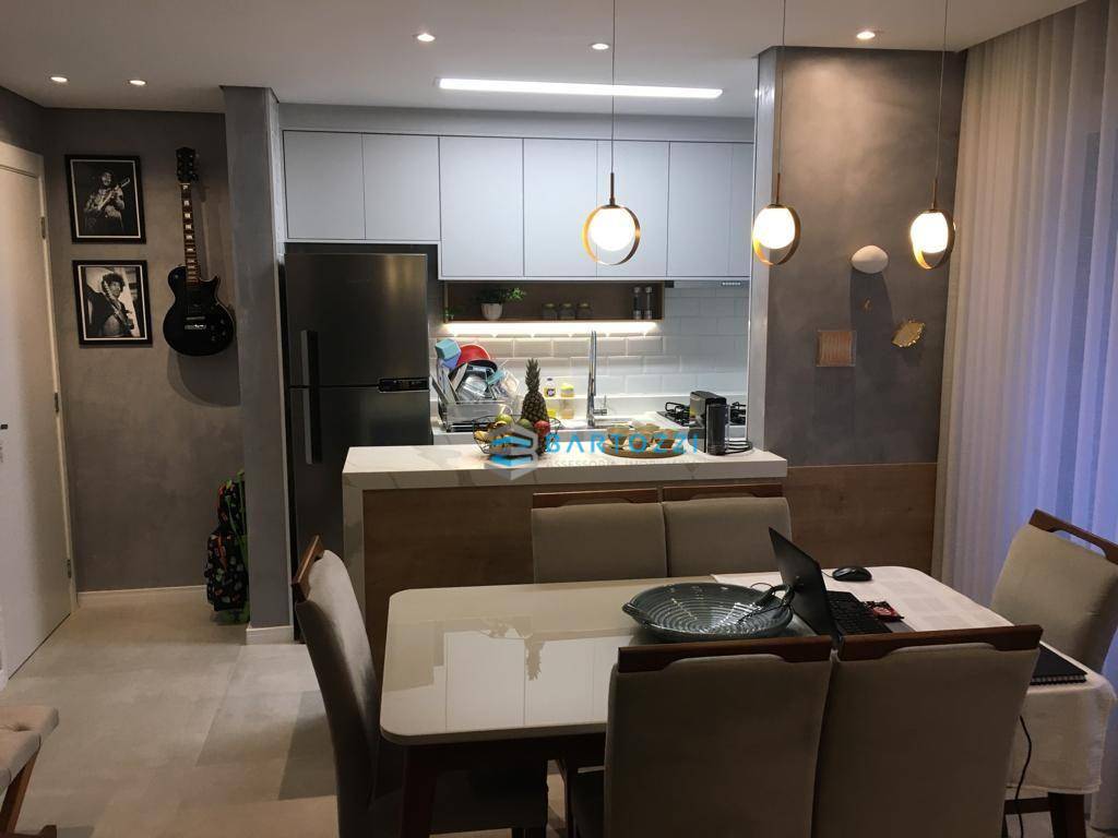 Apartamento à venda com 2 quartos, 65m² - Foto 1