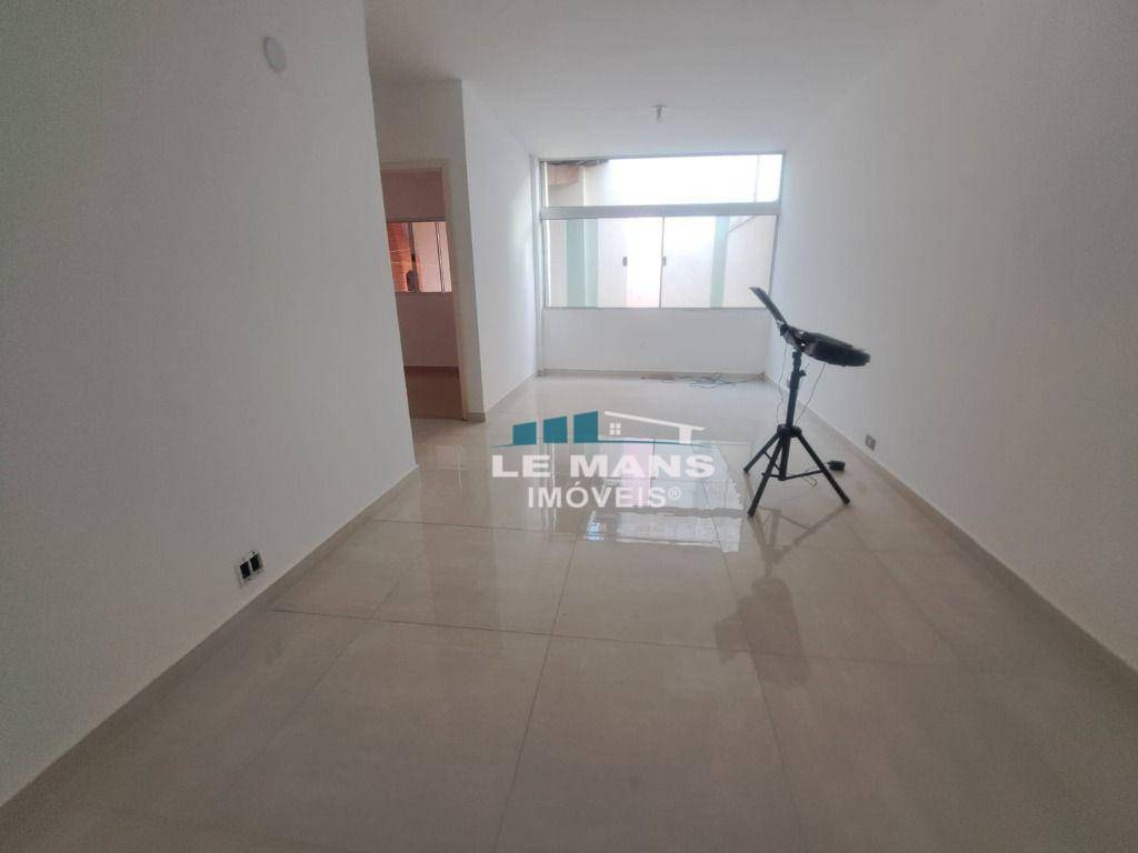 Casa para alugar com 3 quartos, 202m² - Foto 13