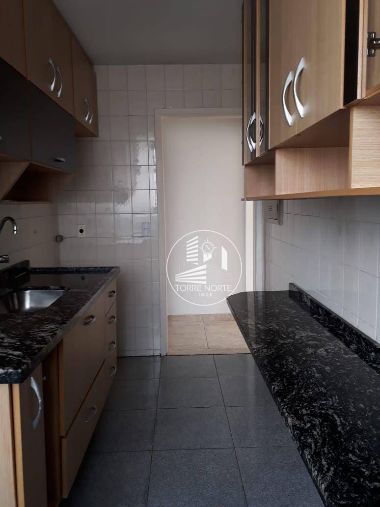 Apartamento à venda com 3 quartos, 76m² - Foto 13