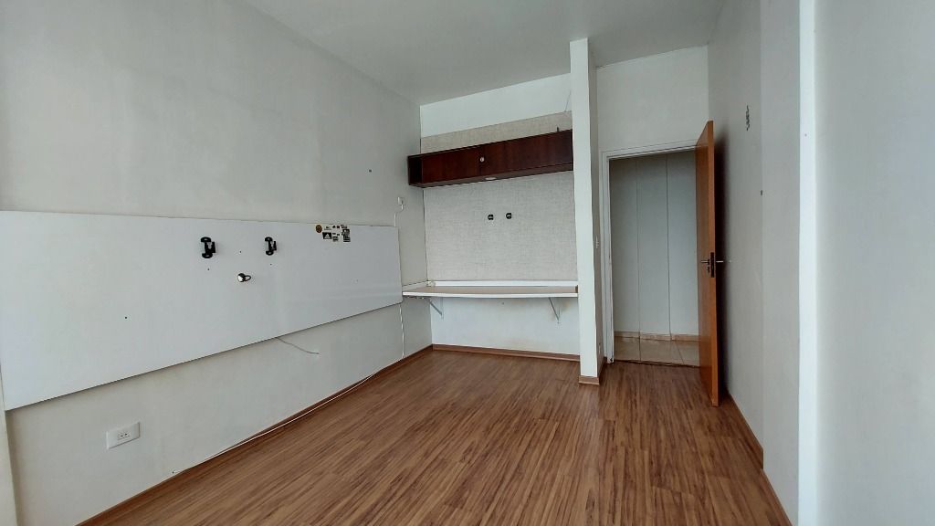 Apartamento à venda com 3 quartos, 130m² - Foto 9