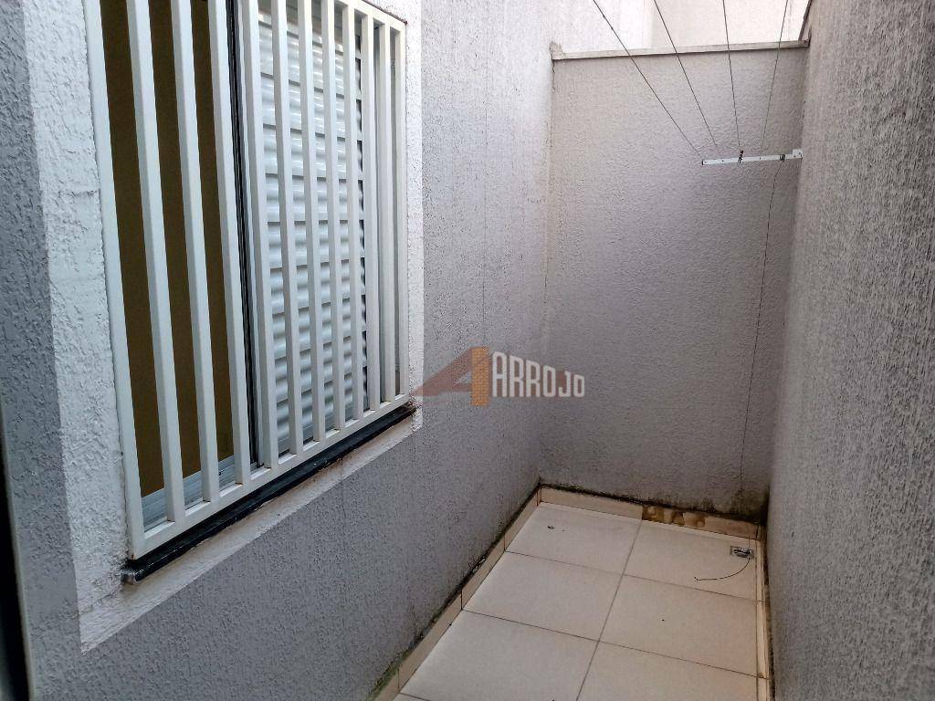 Apartamento para alugar com 2 quartos, 38m² - Foto 5