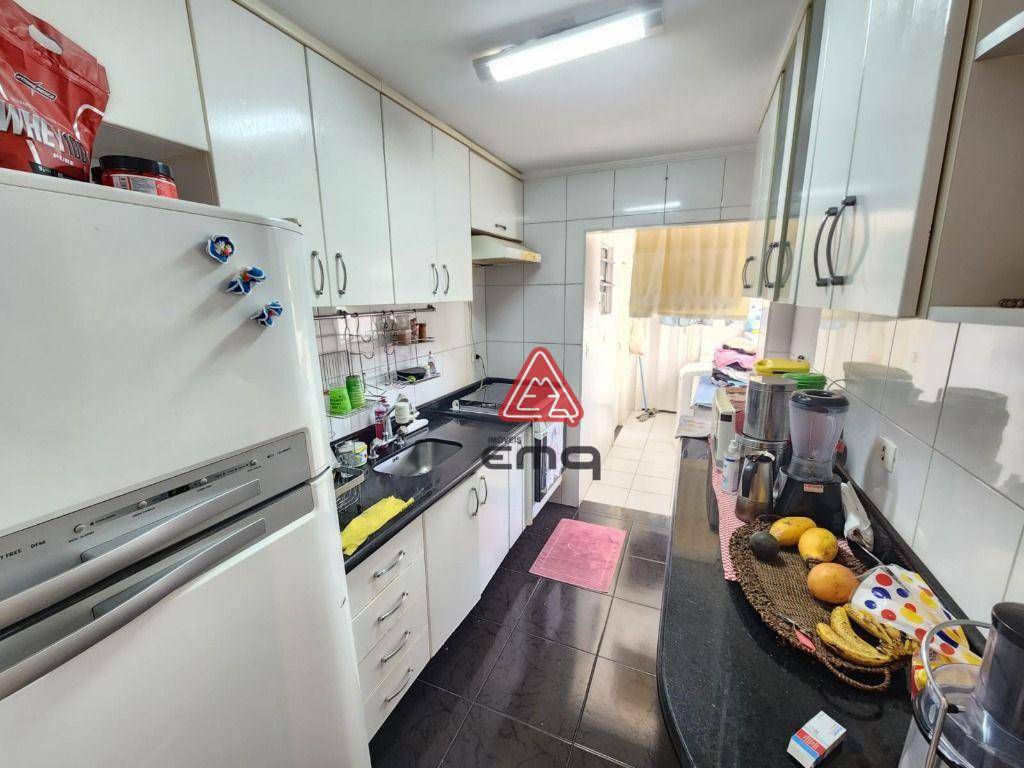 Apartamento para alugar com 3 quartos, 70m² - Foto 13