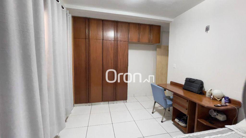 Casa à venda com 3 quartos, 225m² - Foto 10