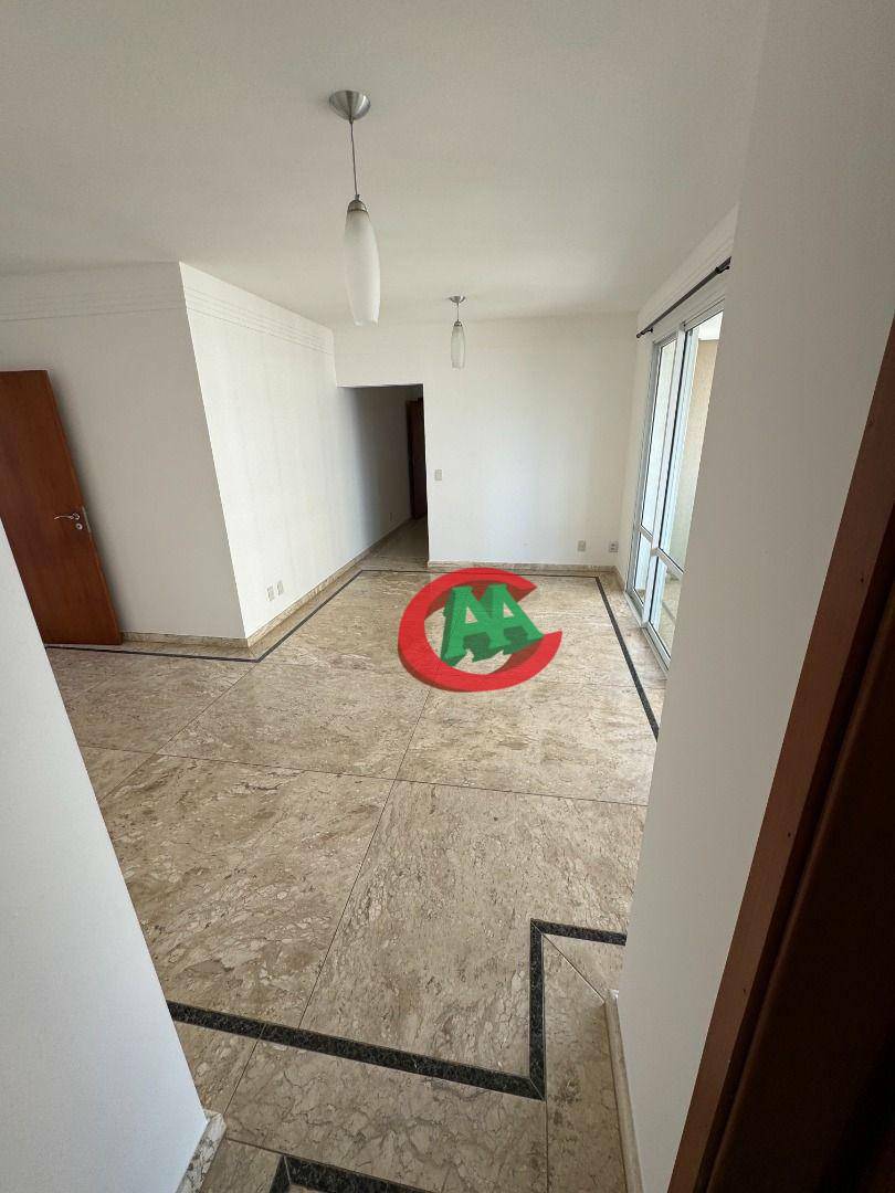 Apartamento para alugar com 3 quartos, 135m² - Foto 4