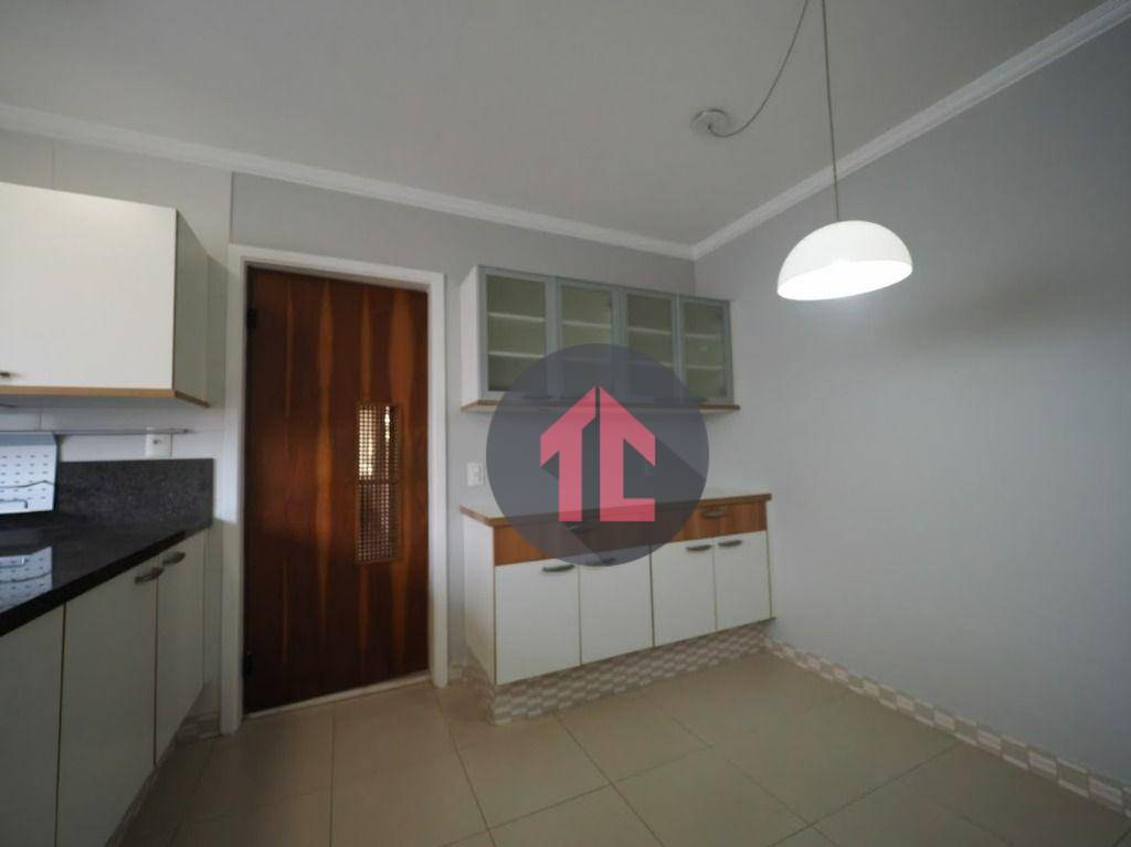 Apartamento à venda com 4 quartos, 246m² - Foto 4