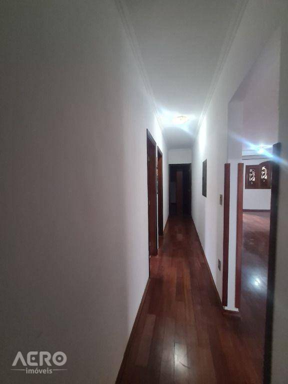 Casa à venda com 3 quartos, 223m² - Foto 5