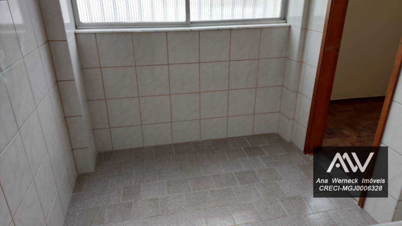 Apartamento para alugar com 3 quartos, 120m² - Foto 19