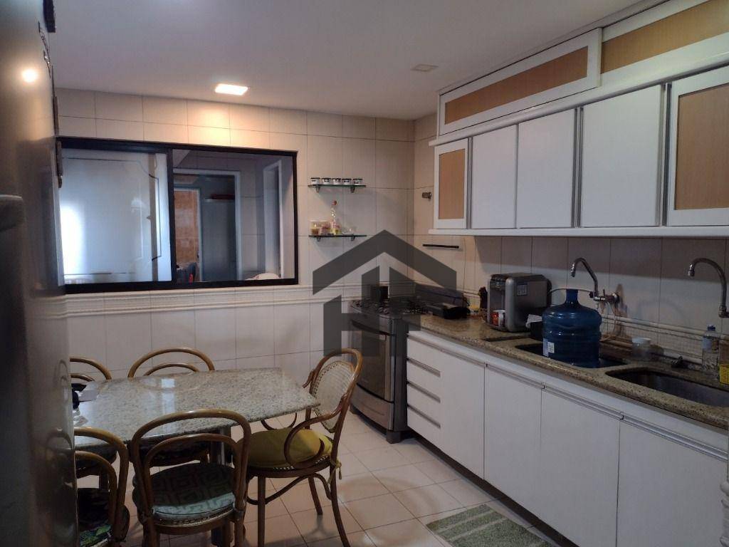 Apartamento à venda com 4 quartos, 194m² - Foto 19