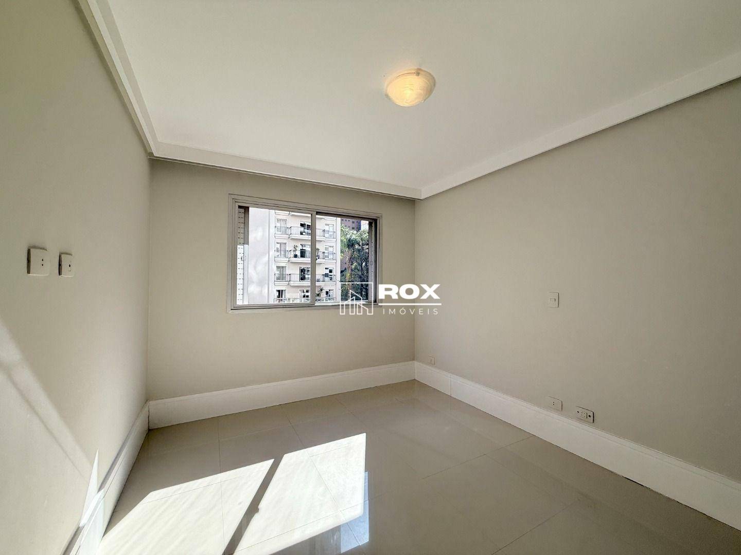 Apartamento para alugar com 3 quartos, 217m² - Foto 23