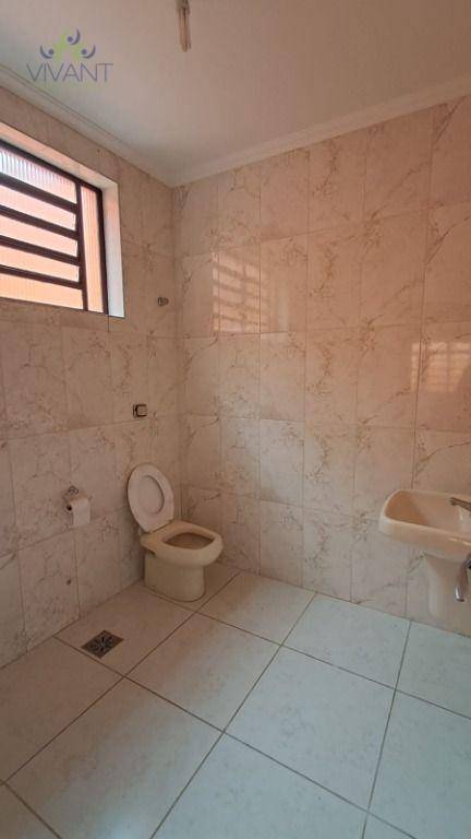 Casa para alugar com 4 quartos, 280m² - Foto 33