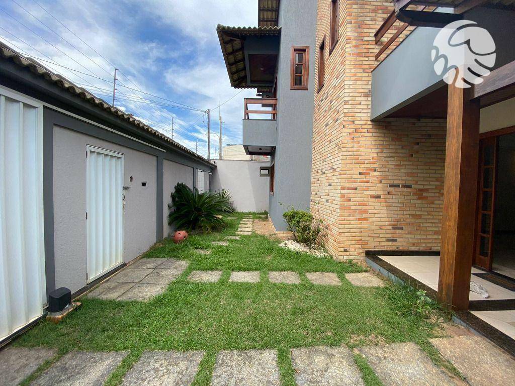 Casa para alugar com 5 quartos, 263m² - Foto 4