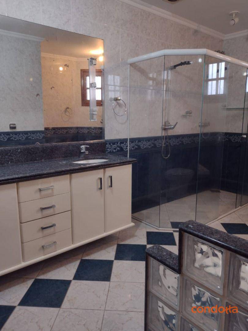 Casa para alugar com 3 quartos, 200m² - Foto 48