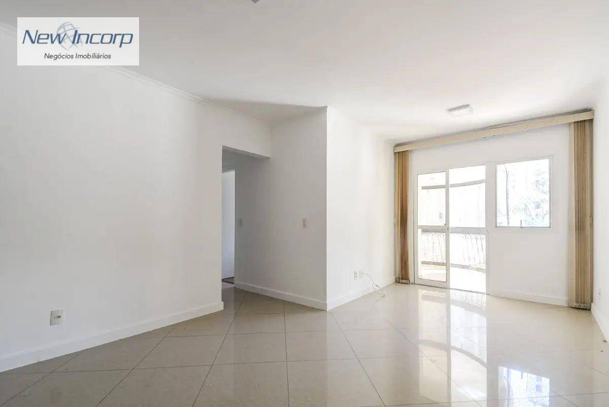 Apartamento à venda com 3 quartos, 100m² - Foto 2