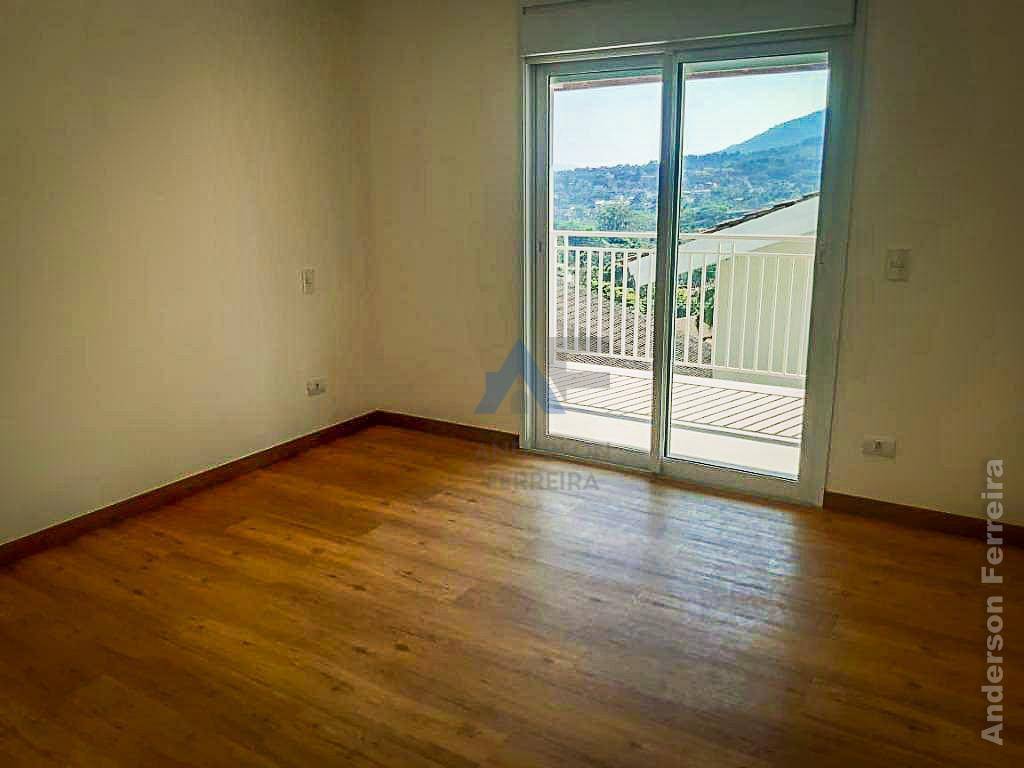 Casa à venda com 4 quartos, 324m² - Foto 23