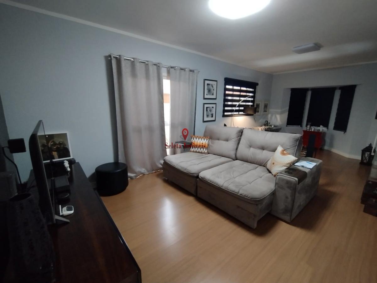 Casa à venda com 2 quartos, 200m² - Foto 8