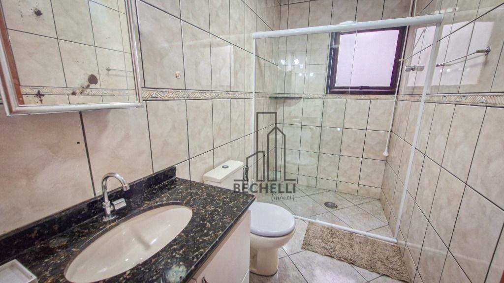 Casa para alugar com 4 quartos, 226m² - Foto 11