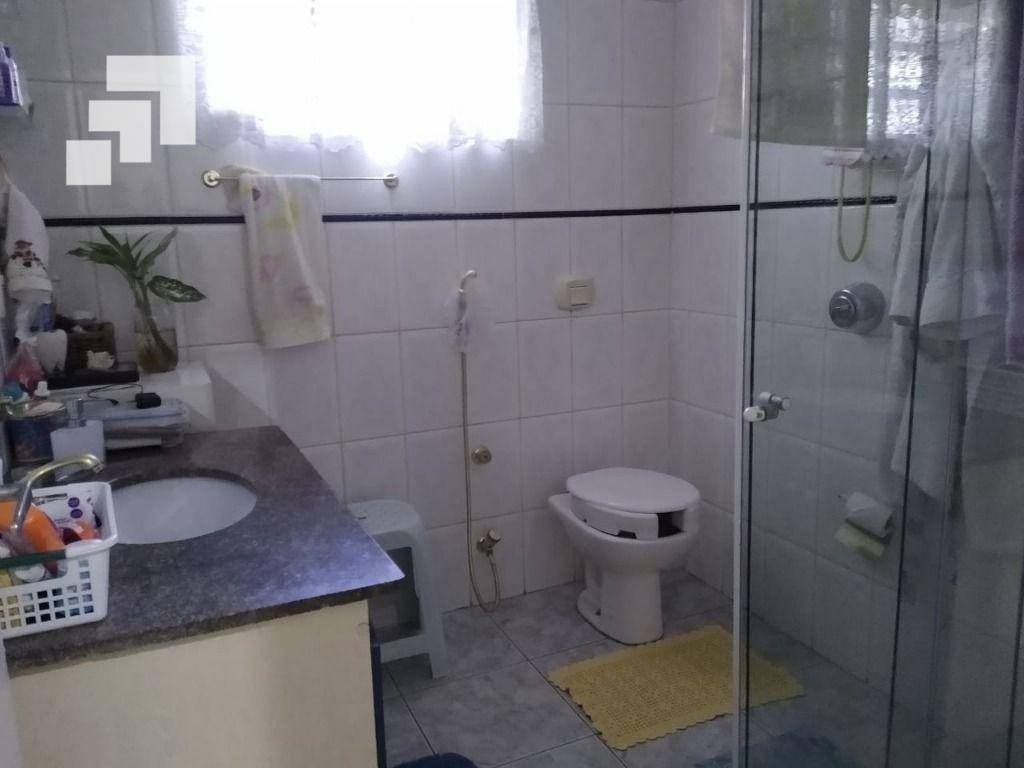 Casa de Condomínio para alugar com 3 quartos, 198m² - Foto 12