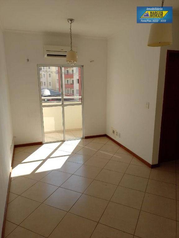 Apartamento à venda com 3 quartos, 58m² - Foto 3