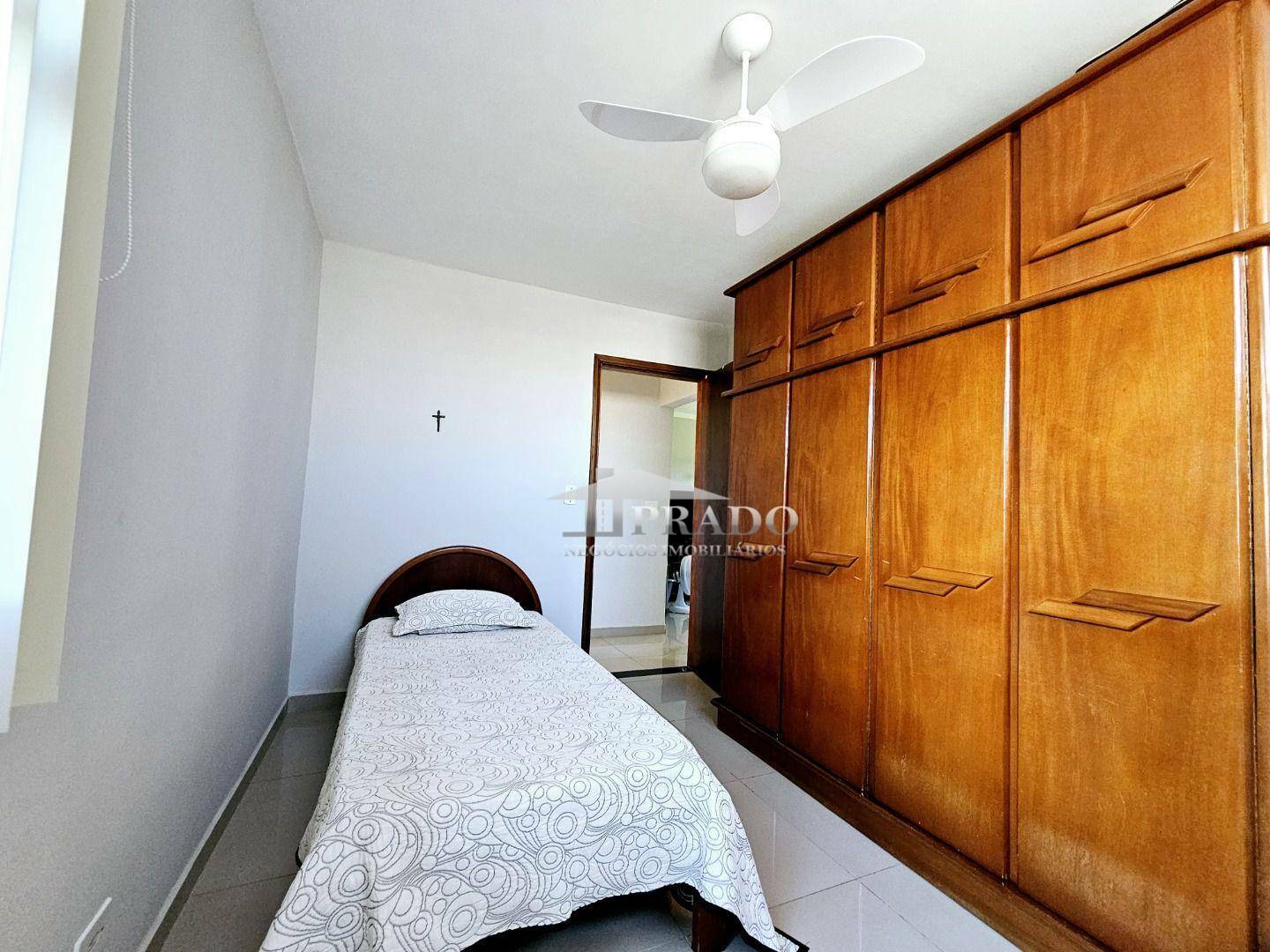 Casa à venda com 2 quartos, 120m² - Foto 9