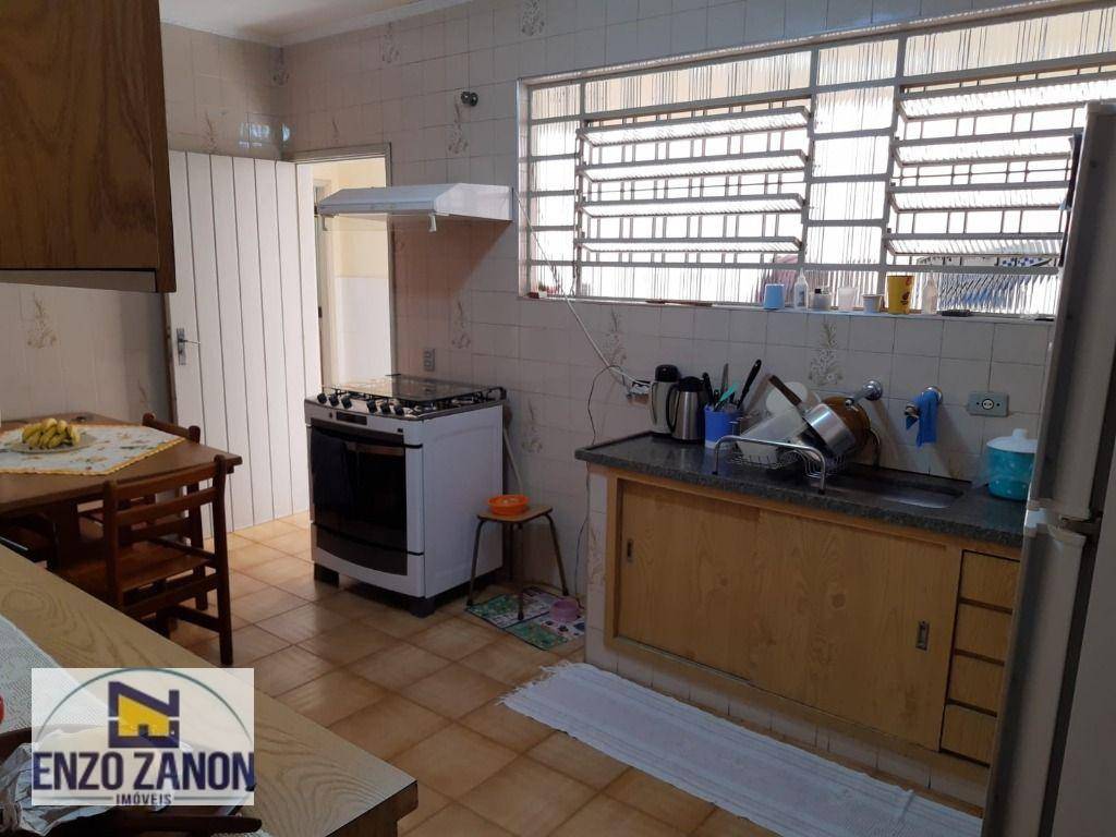 Casa à venda com 3 quartos, 241m² - Foto 13