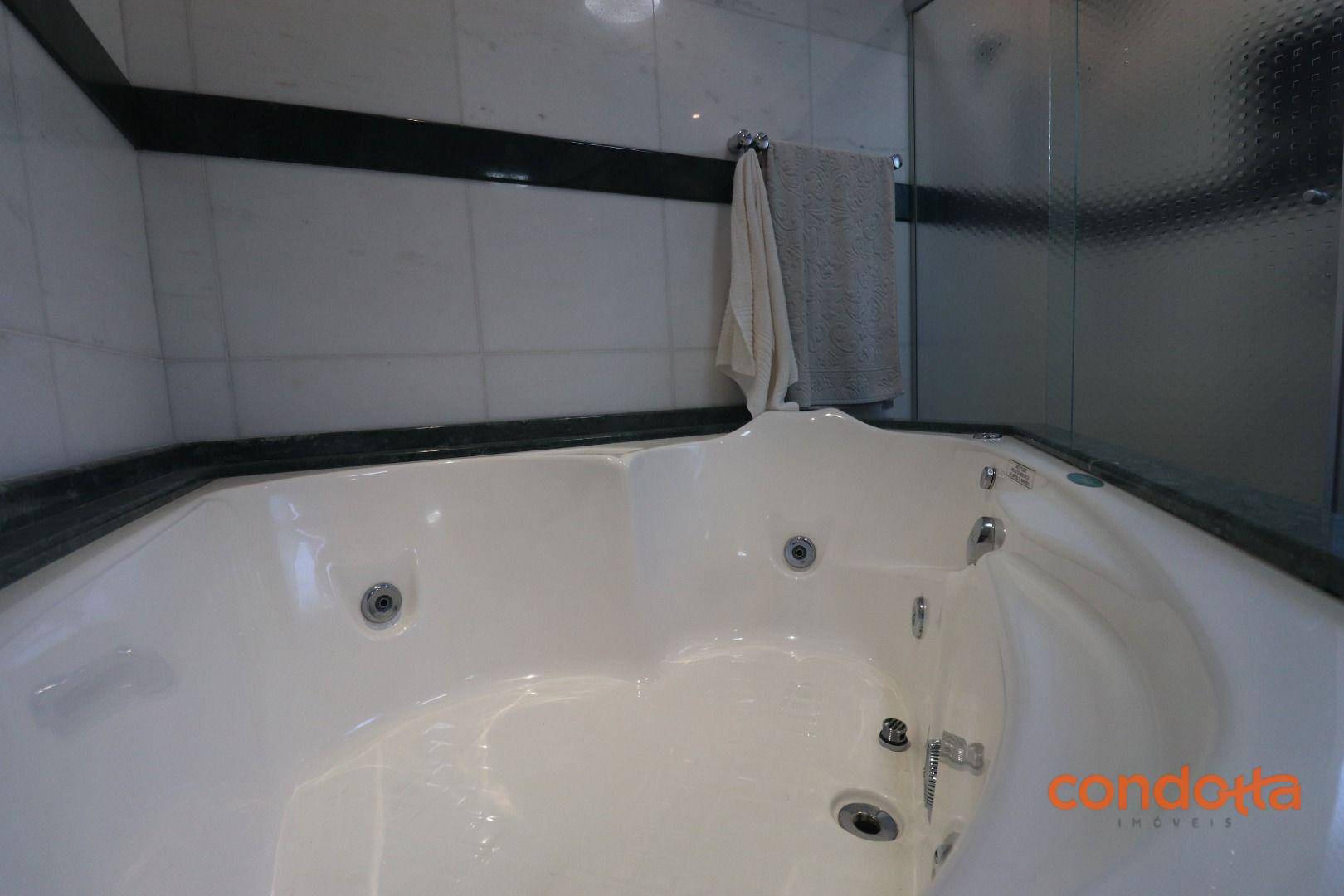 Casa de Condomínio para alugar com 5 quartos, 450m² - Foto 45