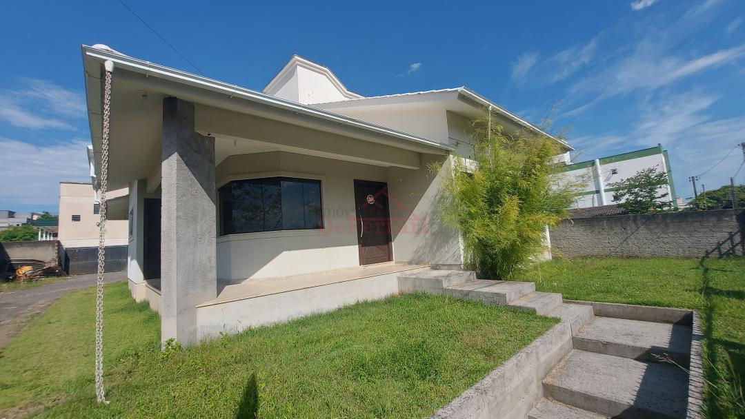 Casa à venda com 3 quartos, 464m² - Foto 1